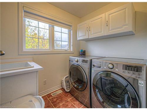 47 Dellgrove Circle, Cambridge, ON - Indoor Photo Showing Laundry Room