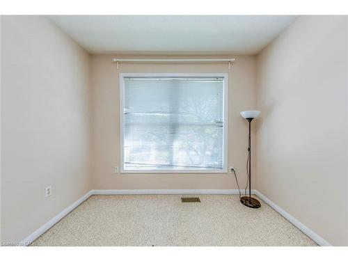 2218 Shadetree Avenue, Burlington, ON - Indoor Photo Showing Other Room