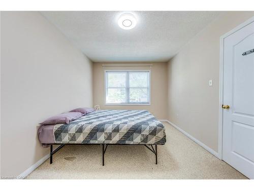 2218 Shadetree Avenue, Burlington, ON - Indoor Photo Showing Bedroom