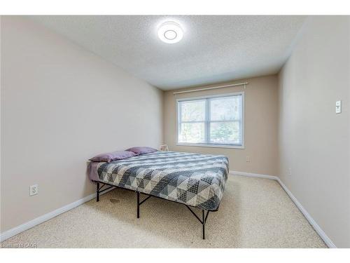 2218 Shadetree Avenue, Burlington, ON - Indoor Photo Showing Bedroom