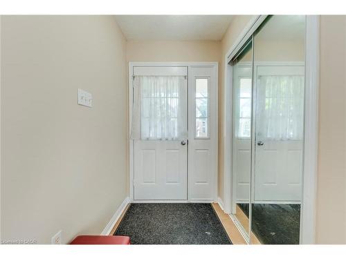 2218 Shadetree Avenue, Burlington, ON - Indoor Photo Showing Other Room