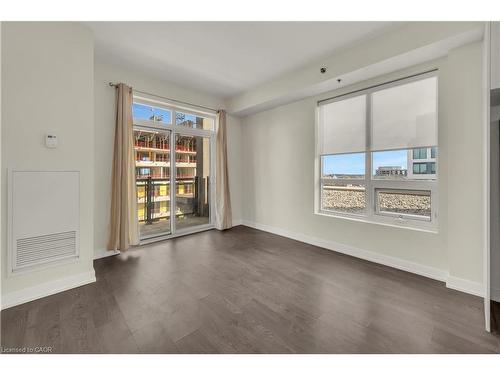 520-2486 Old Bronte Road, Oakville, ON - Indoor Photo Showing Other Room