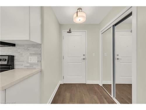 520-2486 Old Bronte Road, Oakville, ON - Indoor Photo Showing Other Room