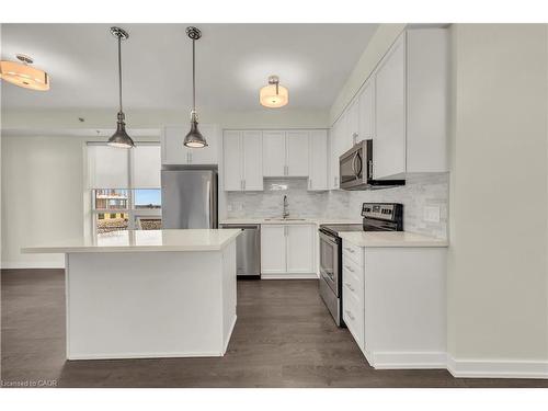 520-2486 Old Bronte Road, Oakville, ON - Indoor Photo Showing Kitchen With Stainless Steel Kitchen With Upgraded Kitchen
