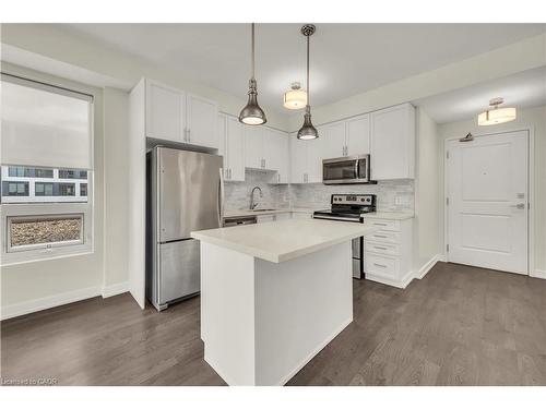 520-2486 Old Bronte Road, Oakville, ON - Indoor Photo Showing Kitchen With Stainless Steel Kitchen With Upgraded Kitchen