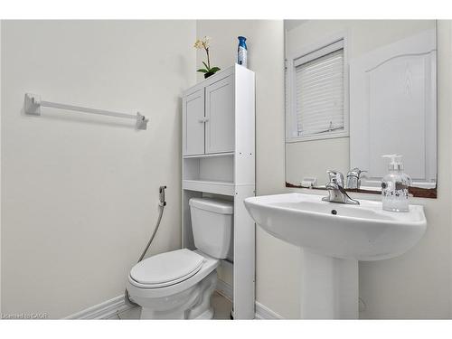 411 Linden Drive, Cambridge, ON - Indoor Photo Showing Bathroom