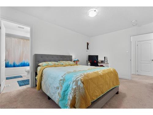 411 Linden Drive, Cambridge, ON - Indoor Photo Showing Bedroom