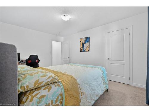 411 Linden Drive, Cambridge, ON - Indoor Photo Showing Bedroom