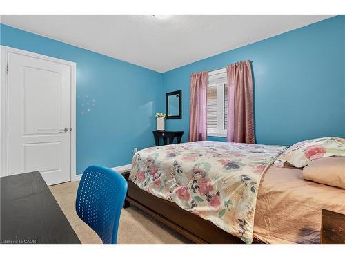 411 Linden Drive, Cambridge, ON - Indoor Photo Showing Bedroom