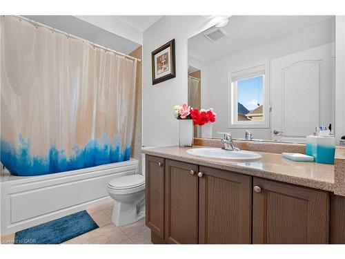 411 Linden Drive, Cambridge, ON - Indoor Photo Showing Bathroom