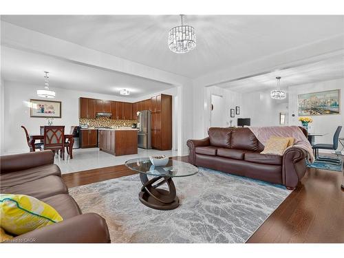 411 Linden Drive, Cambridge, ON - Indoor Photo Showing Living Room