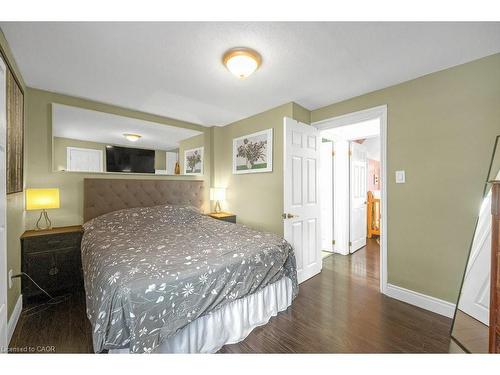 128 Crosthwaite Avenue N, Hamilton, ON - Indoor Photo Showing Bedroom