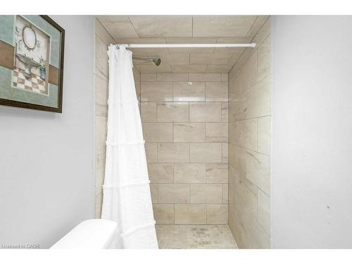 128 Crosthwaite Avenue N, Hamilton, ON - Indoor Photo Showing Bathroom