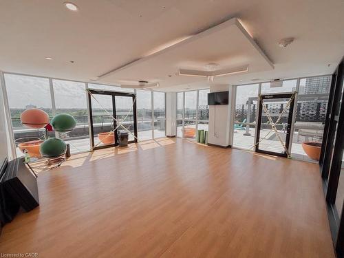 409-60 Charles Street W, Kitchener, ON - Indoor