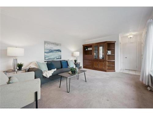 532 Victoria Street S, Kitchener, ON - Indoor Photo Showing Living Room