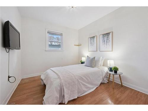 532 Victoria Street S, Kitchener, ON - Indoor Photo Showing Bedroom