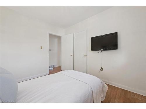 532 Victoria Street S, Kitchener, ON - Indoor Photo Showing Bedroom