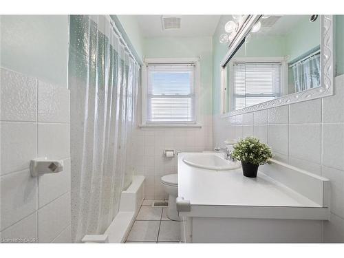 532 Victoria Street S, Kitchener, ON - Indoor Photo Showing Bathroom