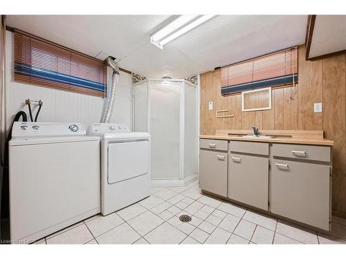 532 Victoria Street S, Kitchener, ON - Indoor Photo Showing Laundry Room