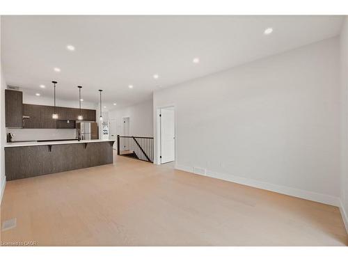 201-12 Washington Street, Norwich, ON - Indoor Photo Showing Kitchen