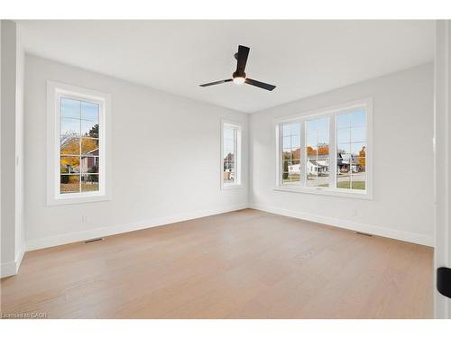 201-12 Washington Street, Norwich, ON - Indoor