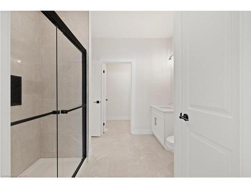 201-12 Washington Street, Norwich, ON - Indoor Photo Showing Other Room