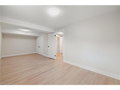 201-12 Washington Street, Norwich, ON - Indoor Photo Showing Other Room