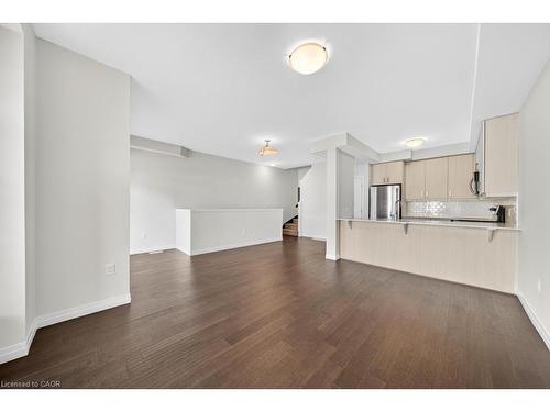 100-30 Times Square Boulevard, Stoney Creek, ON - Indoor Photo Showing Kitchen