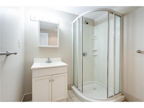 1523 Constance Drive, Oakville, ON - Indoor Photo Showing Bathroom