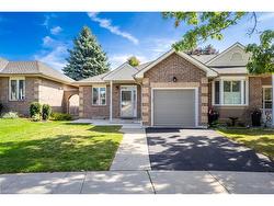 39 Twentyplace Boulevard  Hamilton, ON L0R 1W0