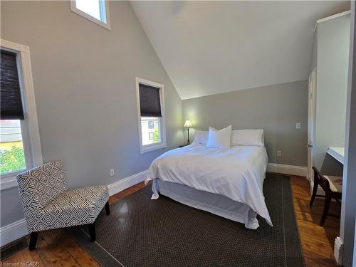 61 Burlington Street W, Hamilton, ON - Indoor Photo Showing Bedroom