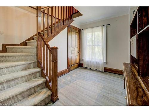 207 Hedley Street, Cambridge, ON - Indoor Photo Showing Other Room