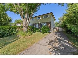 8 Gerrick Court  Hamilton, ON L9C 6H2