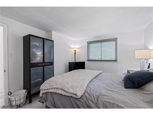 8 Gerrick Court, Hamilton, ON - Indoor Photo Showing Bedroom