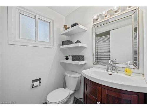 8 Gerrick Court, Hamilton, ON - Indoor Photo Showing Bathroom