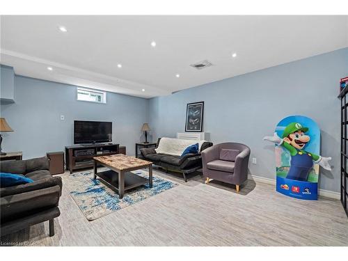 8 Gerrick Court, Hamilton, ON - Indoor