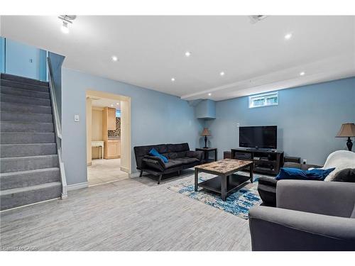 8 Gerrick Court, Hamilton, ON - Indoor