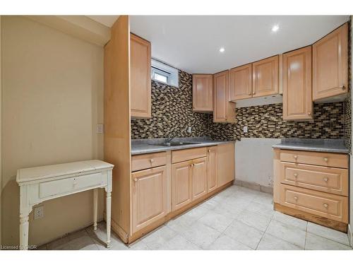 8 Gerrick Court, Hamilton, ON - Indoor Photo Showing Kitchen
