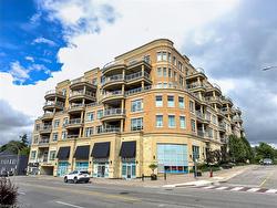 602A-15277 Yonge Street  Aurora, ON L4G 1N6