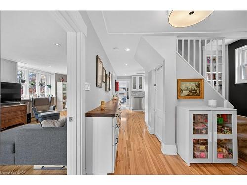 93 Paradise Road N, Hamilton, ON - Indoor Photo Showing Other Room