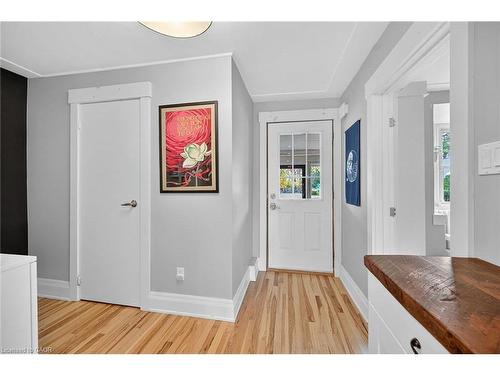 93 Paradise Road N, Hamilton, ON - Indoor Photo Showing Other Room