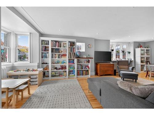 93 Paradise Road N, Hamilton, ON - Indoor