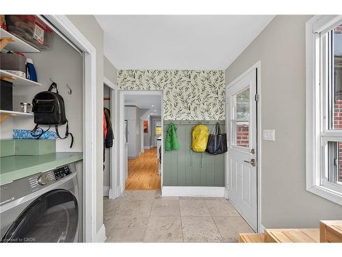 93 Paradise Road N, Hamilton, ON - Indoor Photo Showing Laundry Room