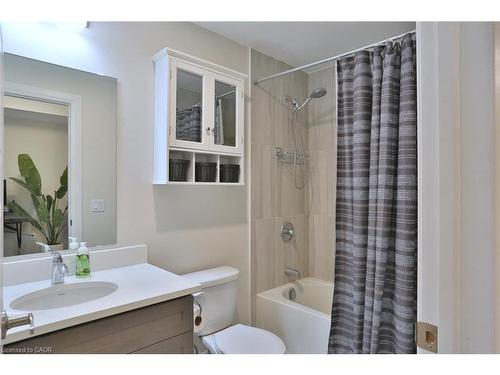 118-5 Wake Robin Drive, Kitchener, ON - Indoor Photo Showing Bathroom