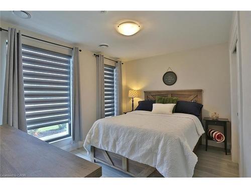 118-5 Wake Robin Drive, Kitchener, ON - Indoor Photo Showing Bedroom