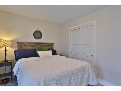 118-5 Wake Robin Drive, Kitchener, ON - Indoor Photo Showing Bedroom