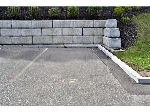 118-5 Wake Robin Drive, Kitchener, ON - Outdoor