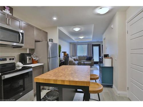 118-5 Wake Robin Drive, Kitchener, ON - Indoor Photo Showing Kitchen