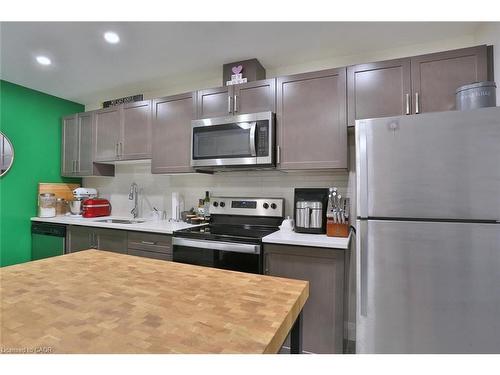 118-5 Wake Robin Drive, Kitchener, ON - Indoor Photo Showing Kitchen With Stainless Steel Kitchen