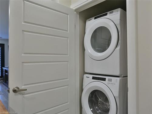 118-5 Wake Robin Drive, Kitchener, ON - Indoor Photo Showing Laundry Room